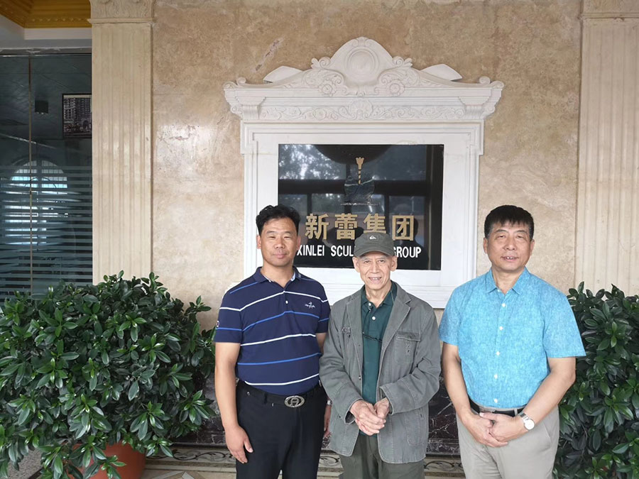 **雕塑家 来我公司现场指导 (1).jpg